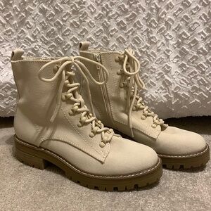 Brand New Tan Hightop Lace-Up Boots